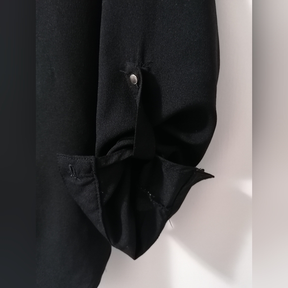 🟣Dynamite black v-neck long sleeves - Picture 2 of 8